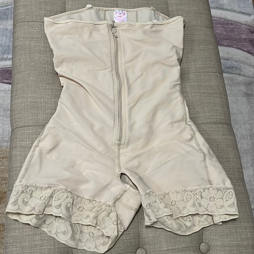 NWOT. Shape Up Woman’s Body Shaper.